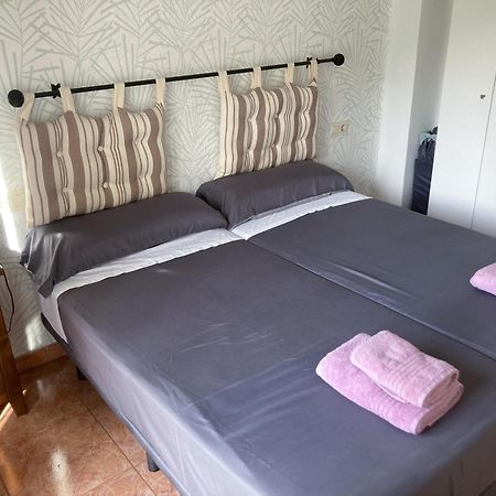 גרנדה Luninoso Y Practico Apartamento En El Centro Con Amplio Parking Incluido מראה חיצוני תמונה