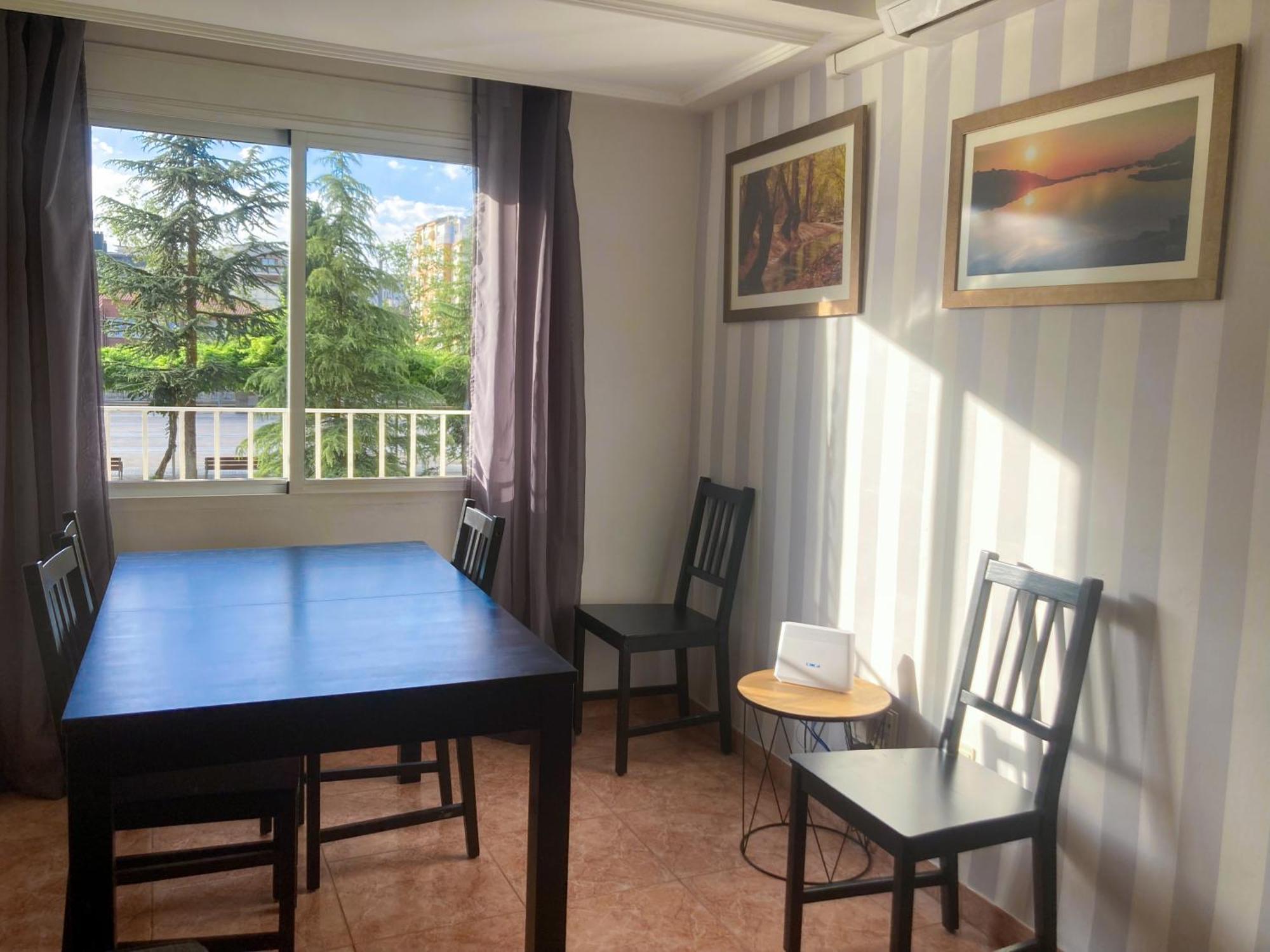 גרנדה Luninoso Y Practico Apartamento En El Centro Con Amplio Parking Incluido מראה חיצוני תמונה